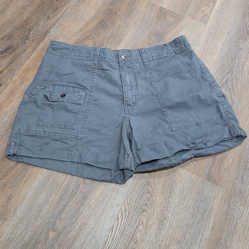 Time and Tru Womens Gray Utility Shorts Size 12 Cuffed Elastic Back